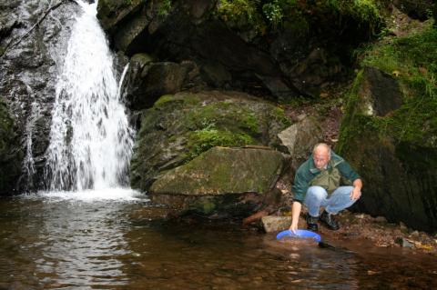 Goldwaschen am Rhein