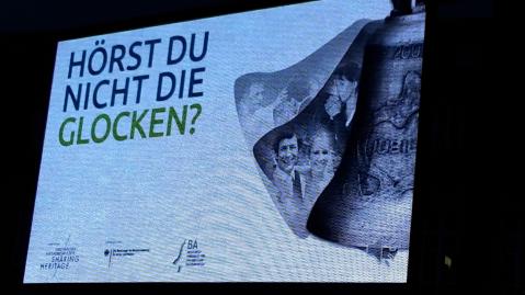 Hörst du nicht die Glocke...