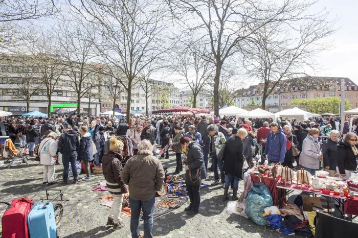 Flohmarkt auf dem Stephanplatz Karlsruhe